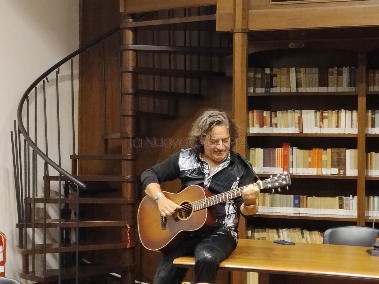 Catanzaro, Peppe Voltarelli in concerto alla Biblioteca De Nobili per "Cittadinanza attiva" images Catanzaro, Peppe Voltarelli in concerto alla Biblioteca De Nobili per "Cittadinanza attiva"