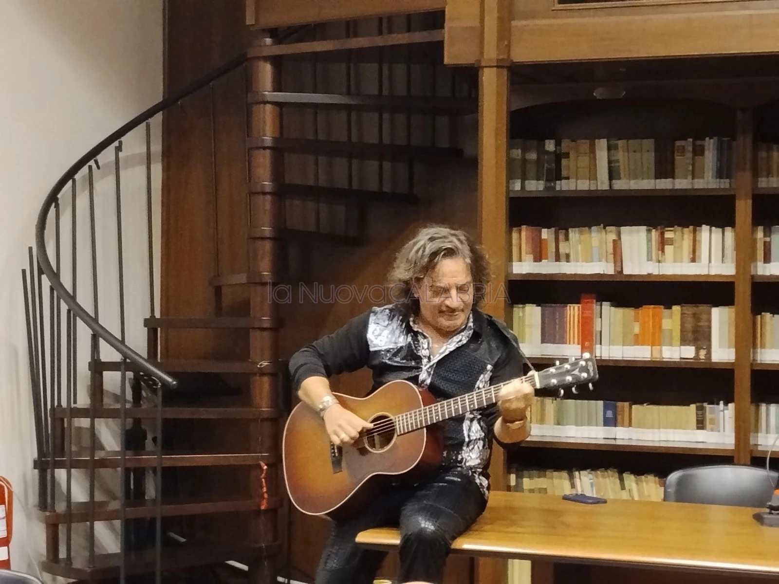 Catanzaro, Peppe Voltarelli in concerto alla Biblioteca De Nobili per "Cittadinanza attiva"