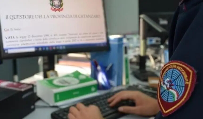 images Giovane trovato con droga e 3 uomini coinvolti in una rissa a Lamezia: emessi 4 Daspo Willy
