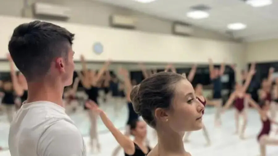 La scuola di ballo del Politeama in scena a Catanzaro con “Lo Schiaccianoci” domenica 8 dicembre images La scuola di ballo del Politeama in scena a Catanzaro con “Lo Schiaccianoci” domenica 8 dicembre