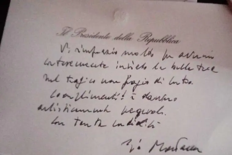 images Mattarella ringrazia con una lettera i detenuti di Crotone per una tela sul naufragio di Cutro