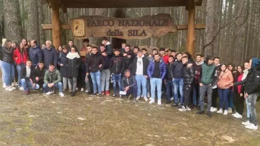 "Il Parco che vorrei" sbarca al Villaggio Mancuso: studenti coinvolti in escursioni e laboratori images "Il Parco che vorrei" sbarca al Villaggio Mancuso: studenti coinvolti in escursioni e laboratori