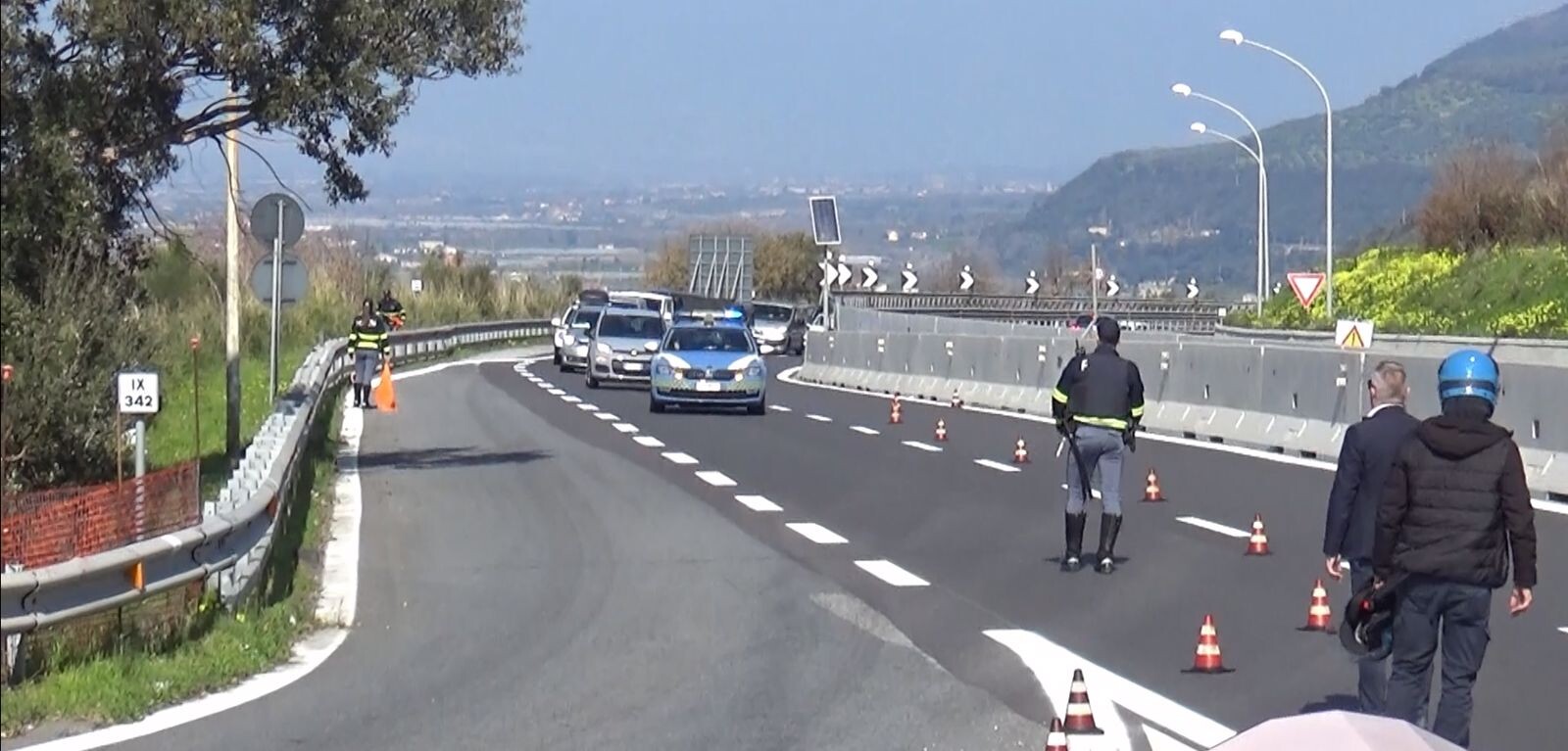 Vibo Valentia, controllo straordinario sull'A2: identificati 250 tifosi del Savoia images Vibo Valentia, controllo straordinario sull'A2: identificati 250 tifosi del Savoia
