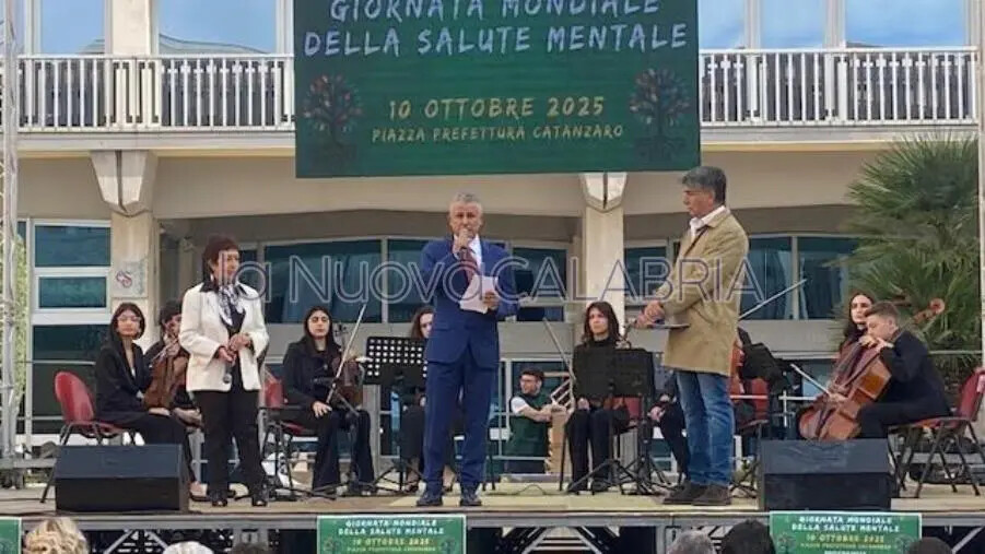 Catanzaro celebra la Giornata mondiale della Salute mentale
images Catanzaro celebra la Giornata mondiale della Salute mentale