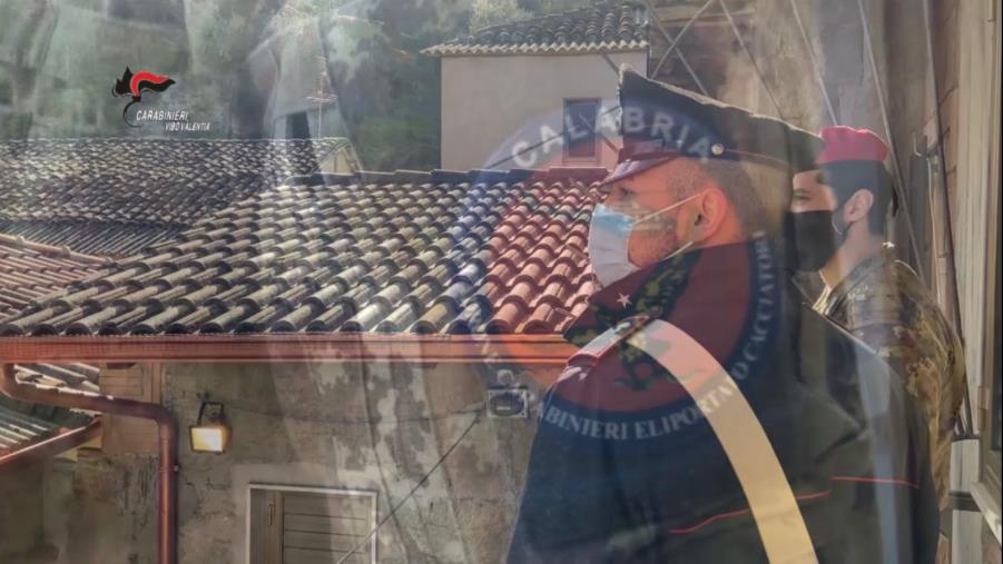 Arrestato nella notte il latitante Emmanuele Giovanni. Si nascondeva nel centro storico di Gerocarne  images Arrestato nella notte il latitante Emmanuele Giovanni. Si nascondeva nel centro storico di Gerocarne
