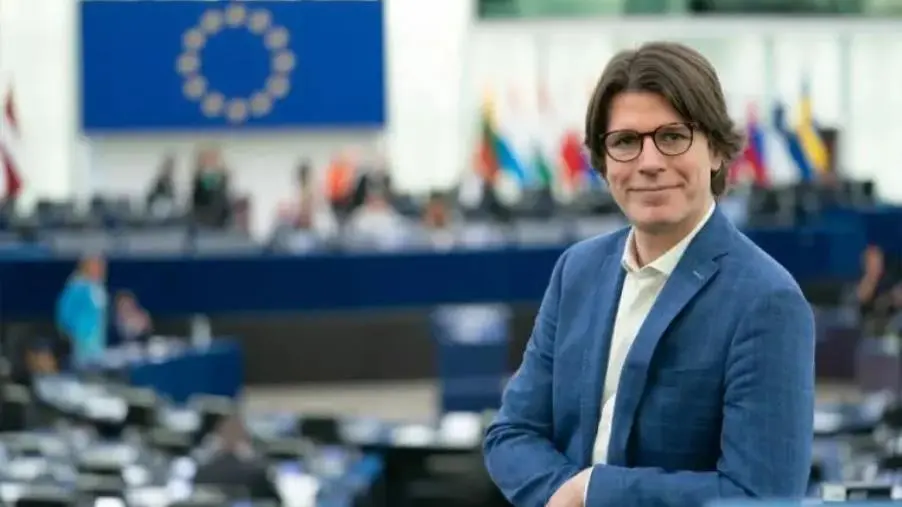 Ponte sullo Sretto, il Parlamentare europeo Corrao: "L'Ue potrebbe finanziare una parte degli studi" images Ponte sullo Sretto, il Parlamentare europeo Corrao: "L'Ue potrebbe finanziare una parte degli studi"