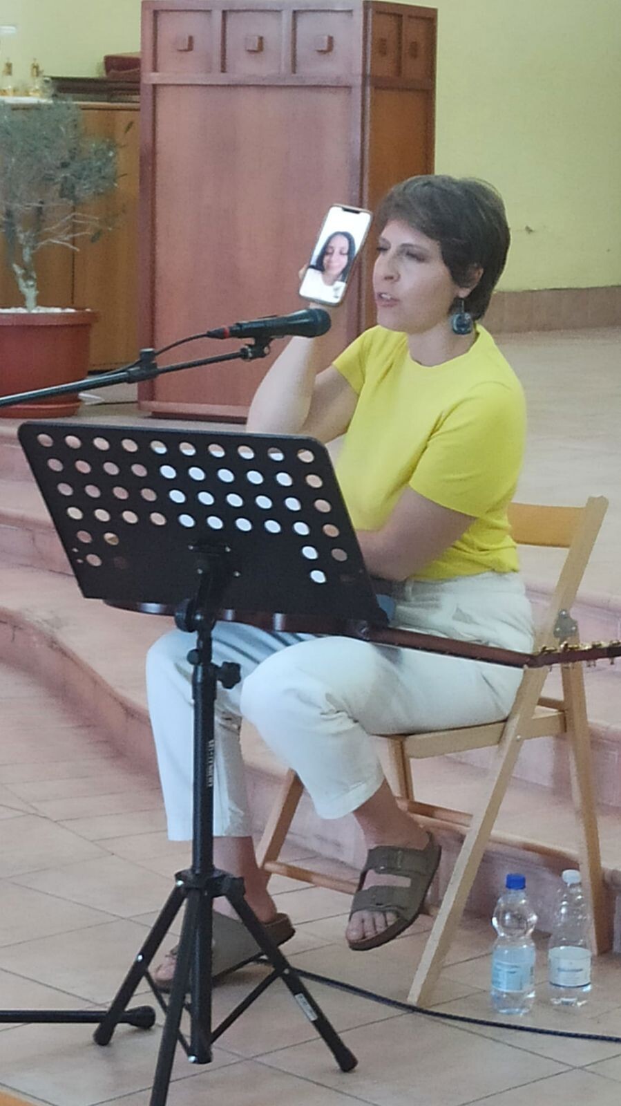 ‘Impronte’ di pace in concerto a Montepaone Lido: La testimonianza missionaria della cantautrice romana Elisabetta Sbrolla
images ‘Impronte’ di pace in concerto a Montepaone Lido: La testimonianza missionaria della cantautrice romana Elisabetta Sbrolla