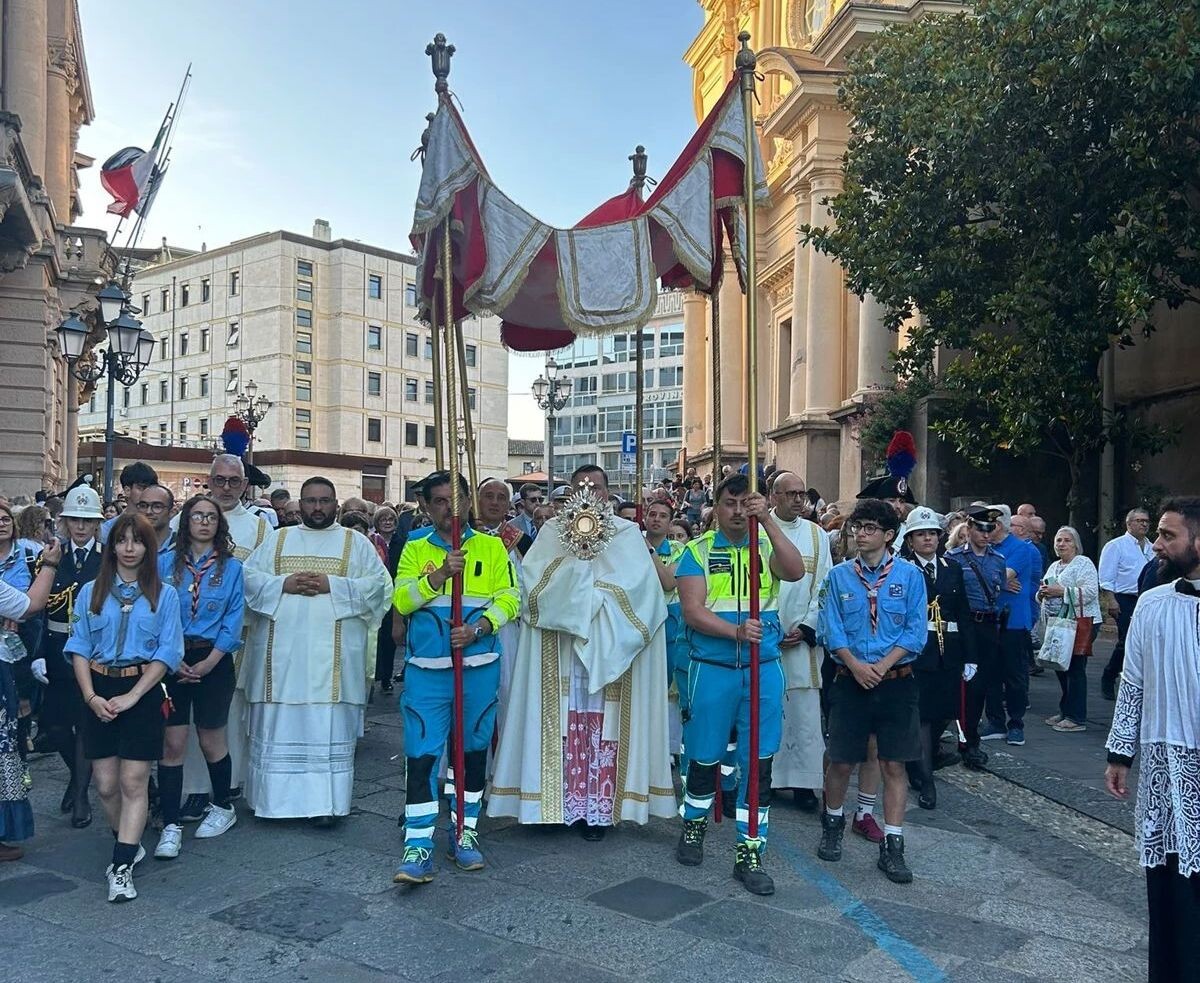 images Corpus Domini, la processione a Catanzaro (DIRETTA)