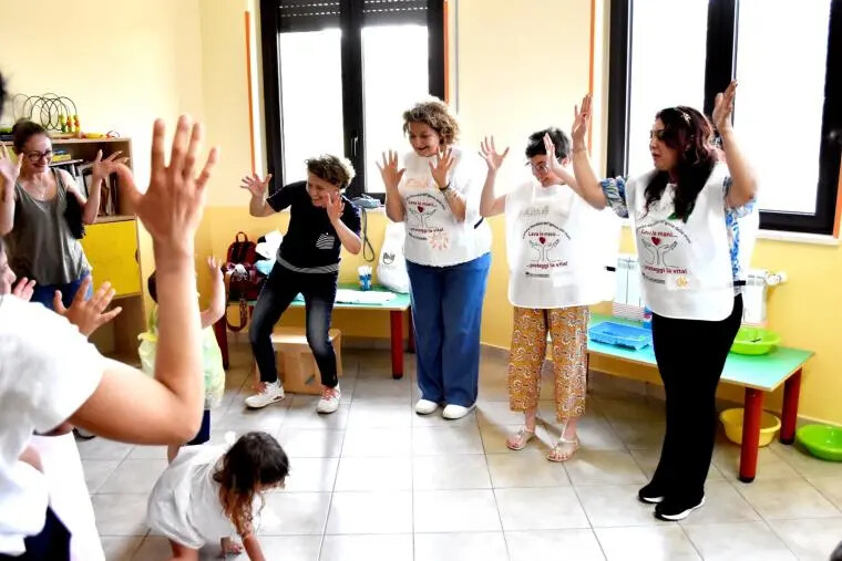 images A Vallefiorita piccoli eroi contro i germi: l'OPI di Catanzaro insegna a "salvarsi la vita lavandosi le mani"