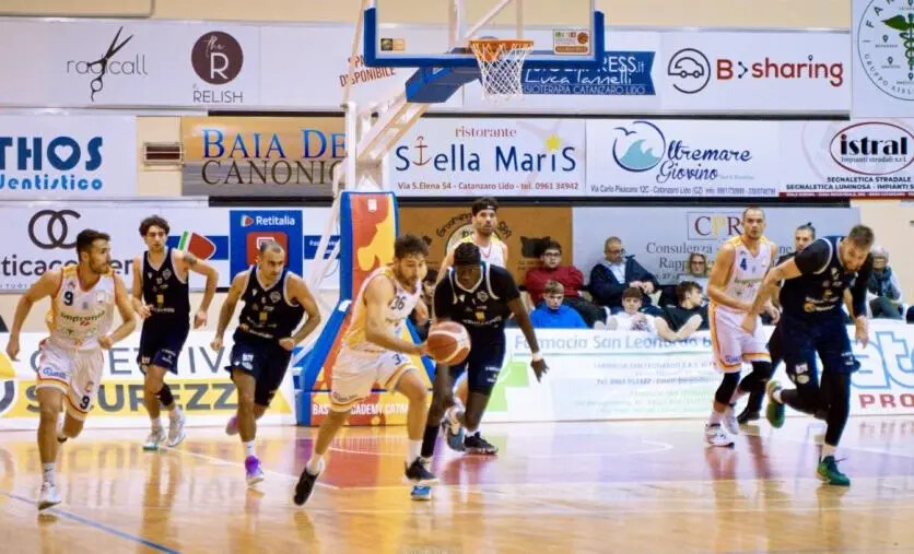 Basket Academy risorge e batte gli Svincolati Milazzo vincendo al Pala Pulerá 90-88 images Basket Academy risorge e batte gli Svincolati Milazzo vincendo al Pala Pulerá 90-88