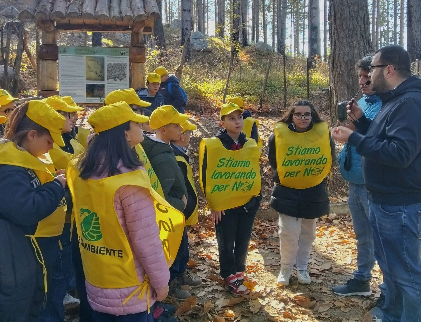 Scuola, natura e cittadinanza attiva a Petilia Policastro nella giornata dedicata agli alberi secolari 