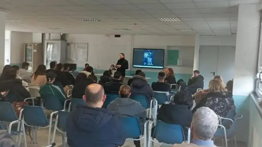Catanzaro, gli studenti del ‘Maresca’ riflettono sulla piaga della tratta degli esseri umani  images Catanzaro, gli studenti del ‘Maresca’ riflettono sulla piaga della tratta degli esseri umani