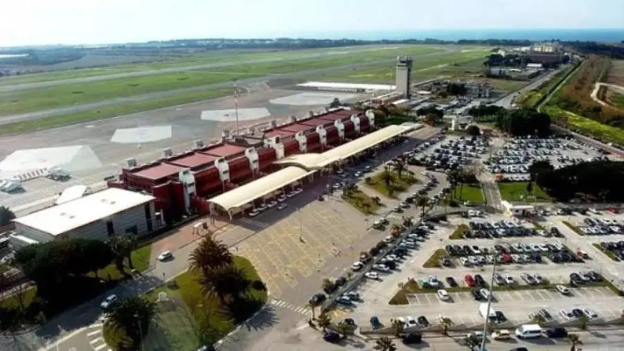 Vigilanza negli aeroporti, Sicurtransport a Sacal: "L'aggiudicataria dell'appalto non ha più i requisiti" images Vigilanza negli aeroporti, Sicurtransport a Sacal: "L'aggiudicataria dell'appalto non ha più i requisiti"