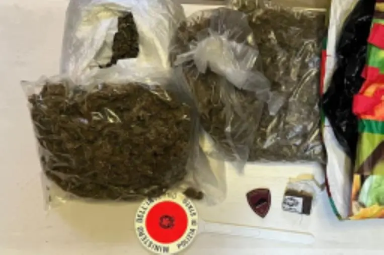 images Crotone, sequestrati circa 3 chili di droga nel centro storico    