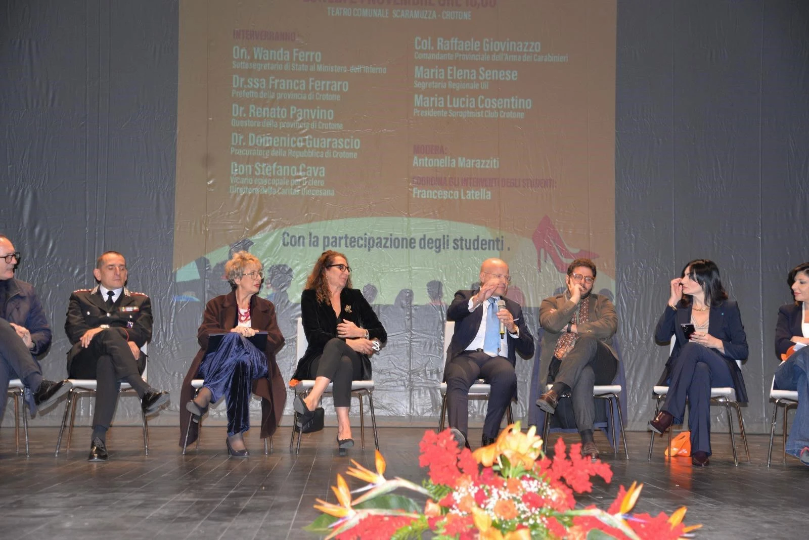 A Crotone Polizia, Soroptimist e UIL insieme contro la violenza di genere