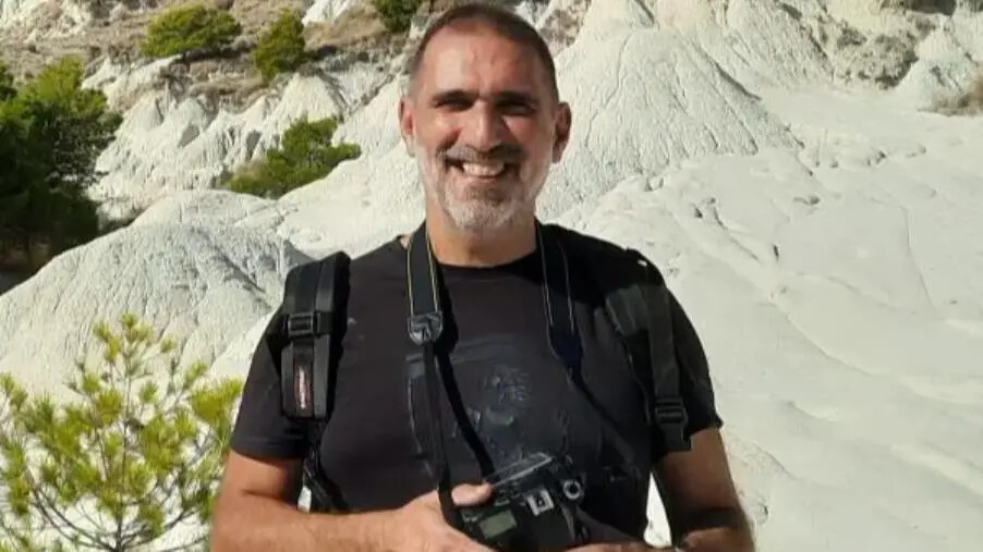 images Il fotografo calabrese Priolo: "La vera forza è rimanere, è la restanza, è la ri-tornanza, è partire, è emigrare!"