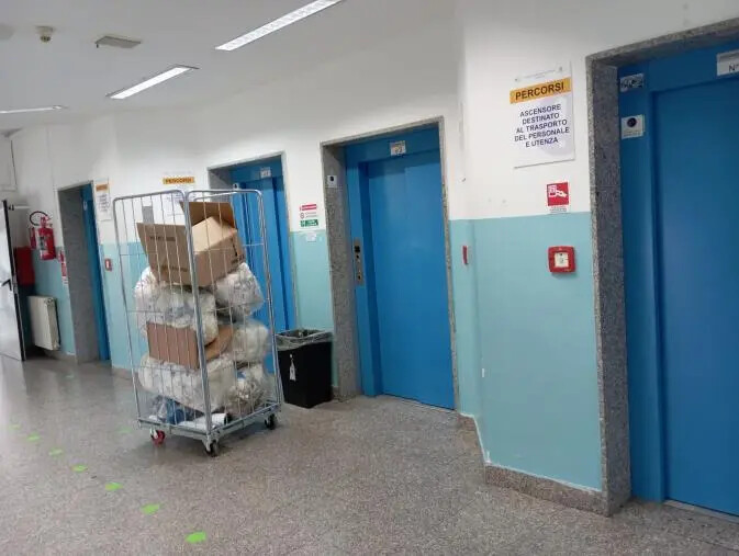 Ospedale di Lamezia, Gigliotti: "Pazienti, parenti, cibo e biancheria dallo stesso ascensore" images Ospedale di Lamezia, Gigliotti: "Pazienti, parenti, cibo e biancheria dallo stesso ascensore"