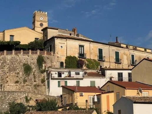 Crisi al Comune di Crosia, venerdì 20 febbraio la resa dei conti in Consiglio Comunale