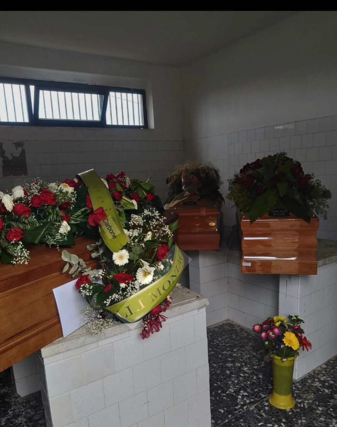 Cimitero di Santa Maria nel degrado, Costanzo: "Situazione inaccettabile" 