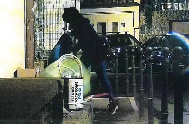 images Rifiuti, Giordano e Arcuri: "Chi inquina paga, deliberato aumento fino a 450 euro delle sanzioni"