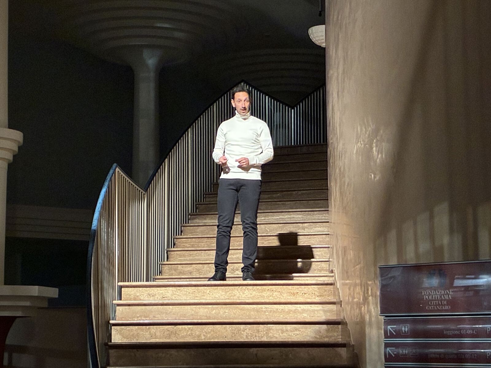 images Catanzaro, alla scoperta del Teatro Politeama con "La Nave Teatro"