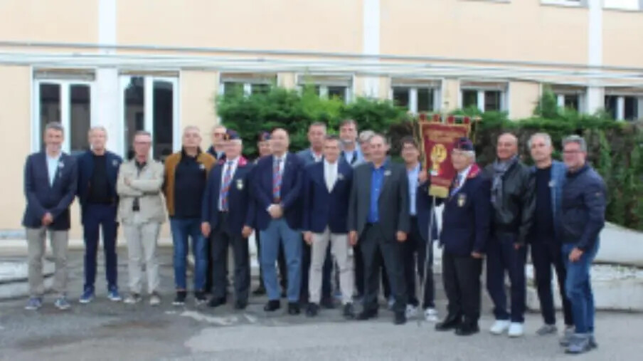 images A Vicenza i “ragazzi” del VI Corso Agenti ausiliari trattenuti festeggiano un’amicizia lunga 40 anni 