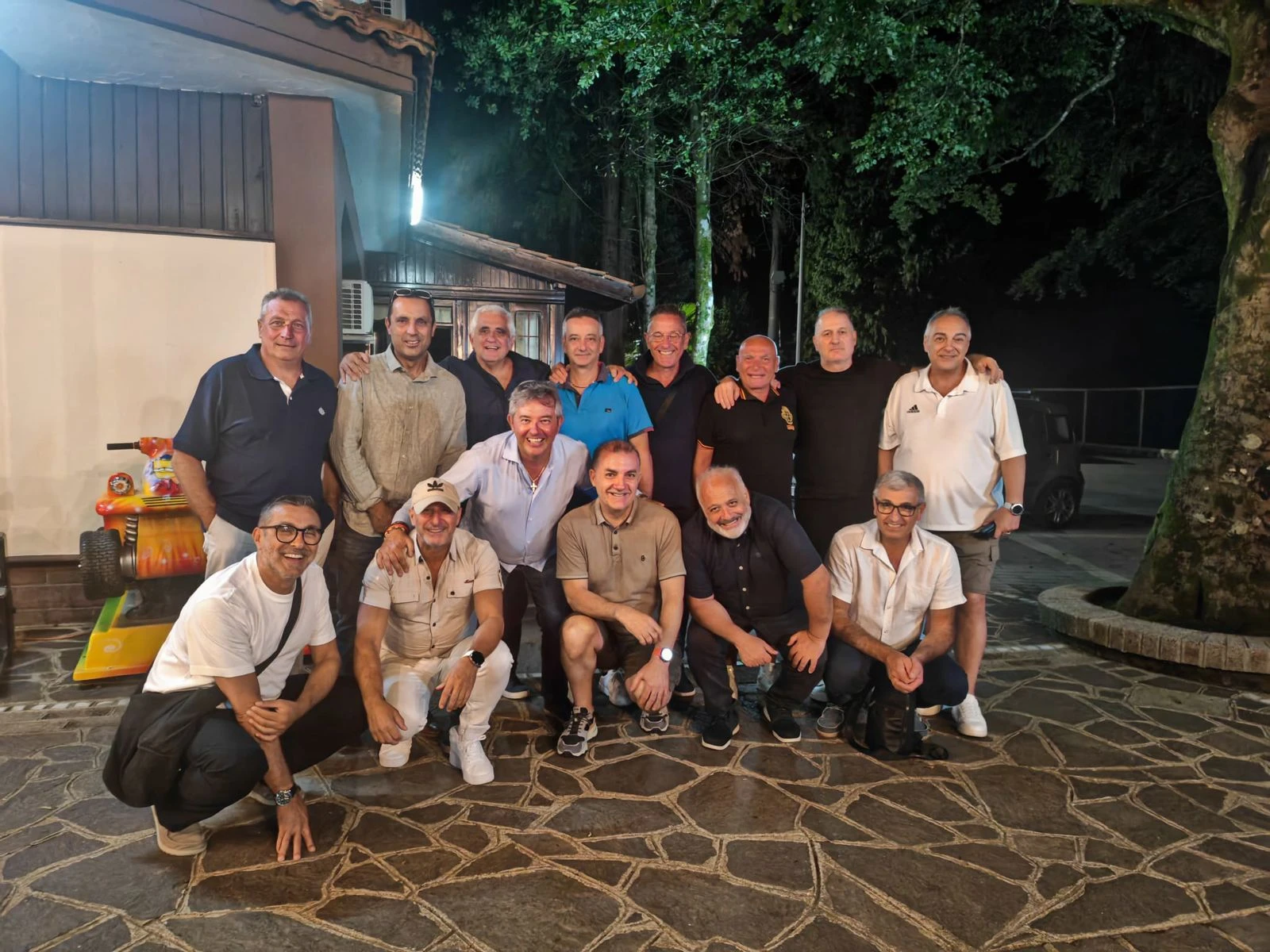Catanzaro, quarant’anni dopo ancora compagni: la reunion della V Elettricisti 1985-86