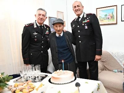 Marcellinara, i carabinieri festeggiano il 103° compleanno dell’Appuntato Pasquale Caiola