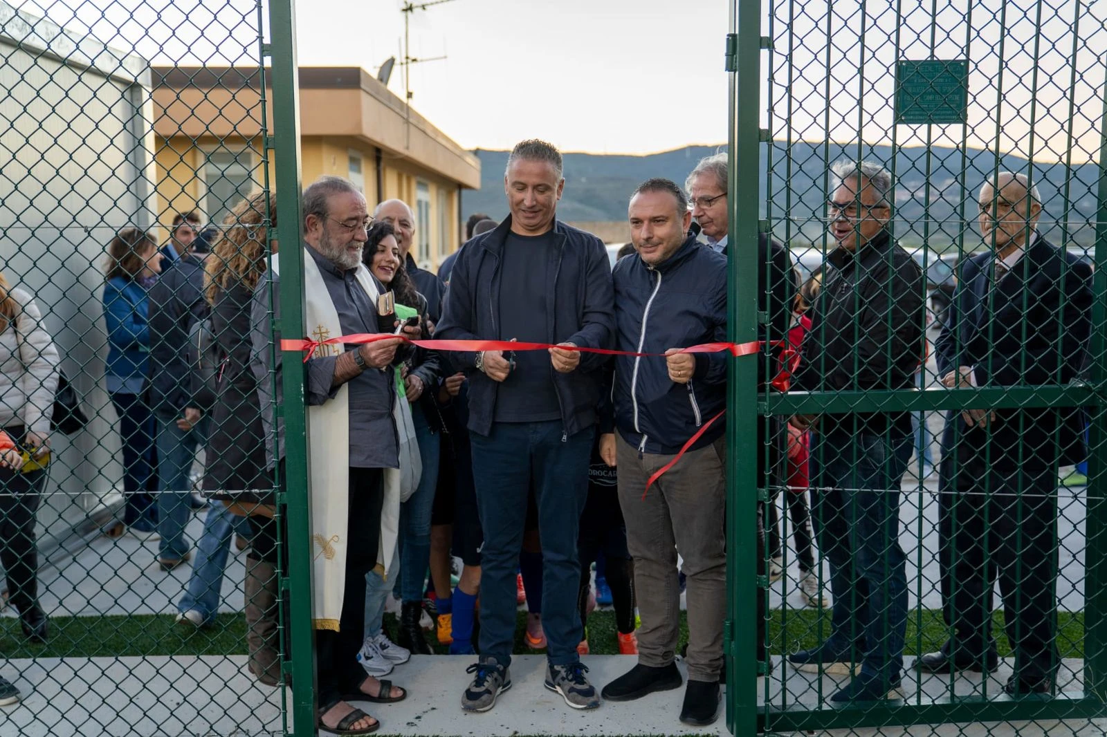 Squillace, dal degrado alla rinascita: il vecchio campo da tennis diventa un impianto polifunzionale