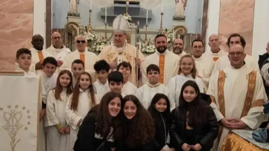 Gimigliano, monsignor Maniago al Santuario della Madonna di Porto per ricordare il ritorno del quadro rubato dai Francesi images Gimigliano, monsignor Maniago al Santuario della Madonna di Porto per ricordare il ritorno del quadro rubato dai Francesi