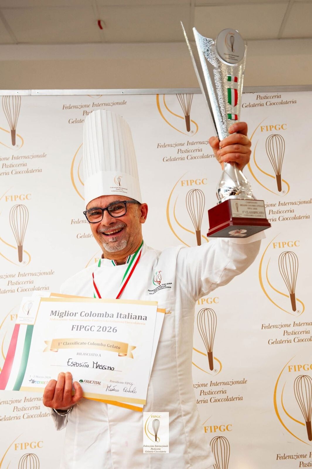images Il catanzarese Massimo Esposito premiato per la "Miglior colomba gelato italiana"