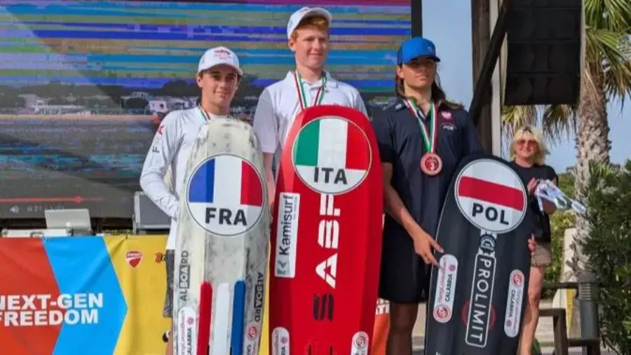 Mondiali di Kitesurf a Gizzeria: trionfo per l'italiano Julio Houze  images Mondiali di Kitesurf a Gizzeria: trionfo per l'italiano Julio Houze