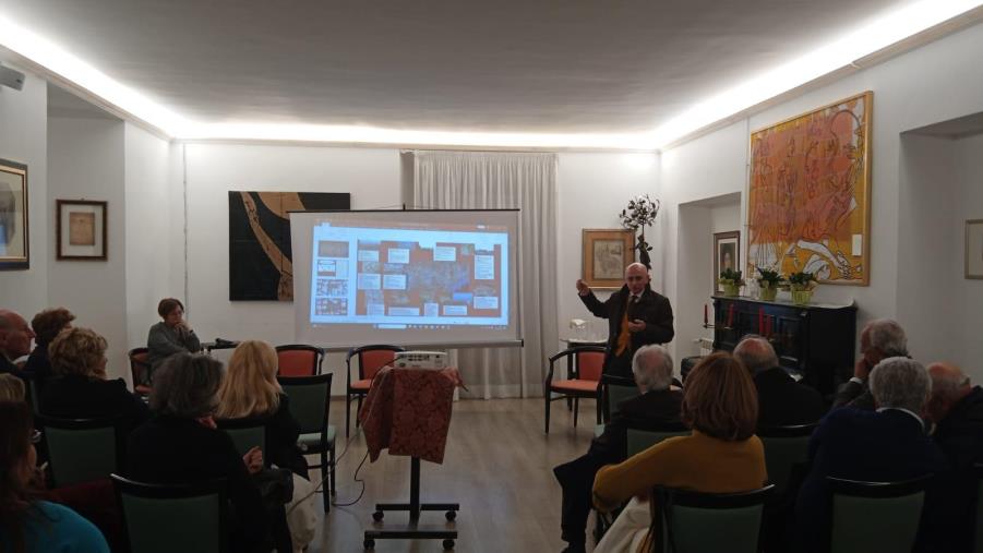 images Incontro tra il circolo Catanzaro 1871 ed il movimento Area Urbana, parola d’ordine: "Fare rete tra le Comunità"