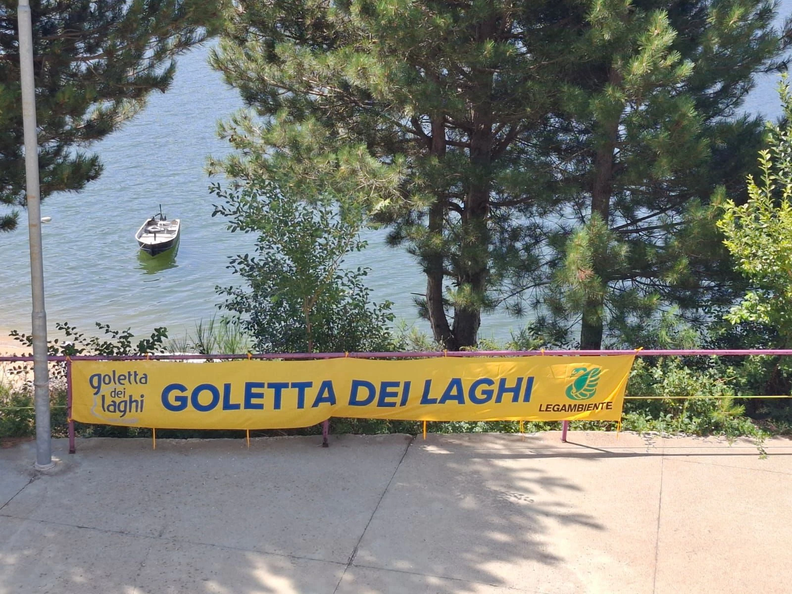 In Calabria fa tappa Goletta dei Laghi: la campagna nazionale di Legambiente impegnata da 21 anni nella tutela dei bacini lacustri italiani