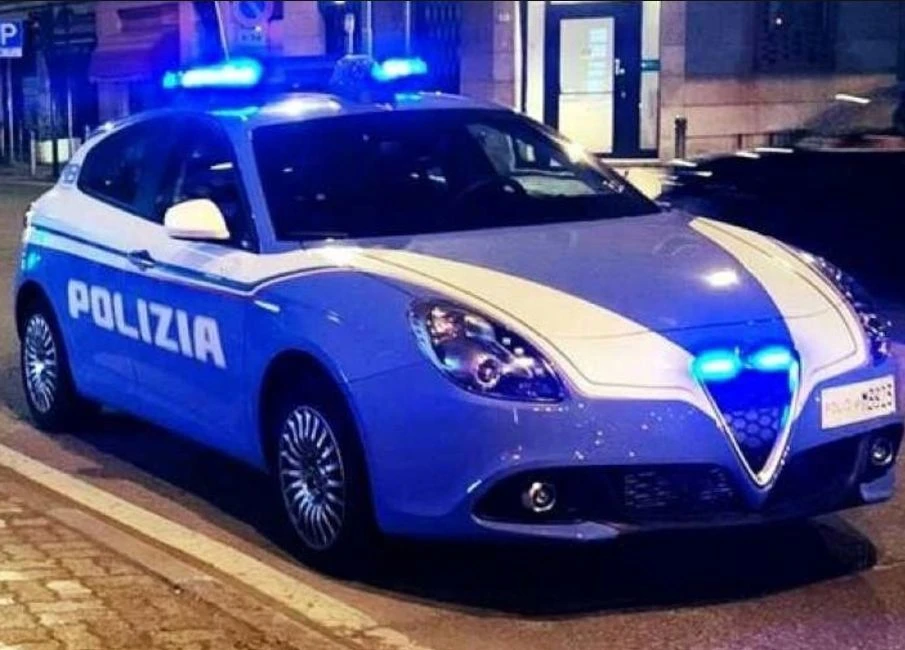 Stalking, aggressioni e danni ai vicini, scatta il Codice Rosso: divieto di avvicinamento per un uomo a Crotone 
