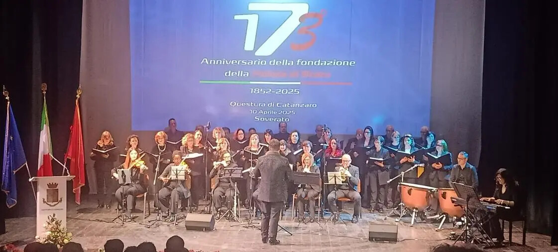 images A Soverato è festa per i 173 anni della Polizia, il questore Linares: “Nostra è attività poliedrica”