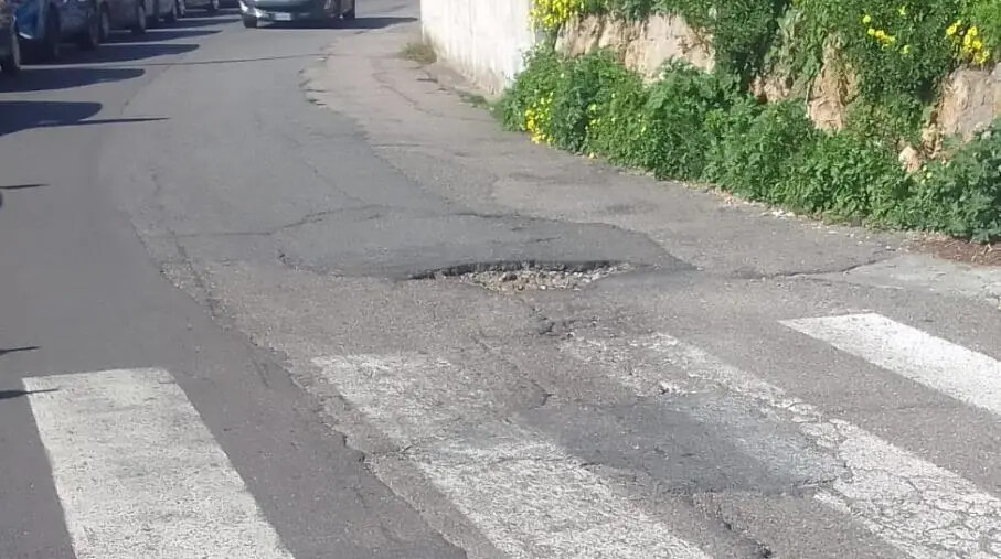 images Catanzaro, Pugliese: "Lo sdegno dei cittadini per i lavori stile "pane e nutella" sulle strade"