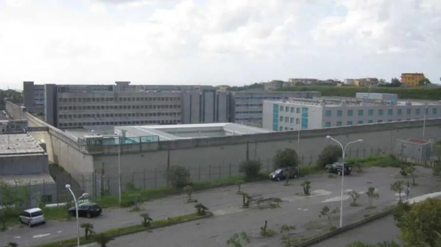 images Battesimo nel carcere di Catanzaro, un detenuto  diventa testimone di Geova