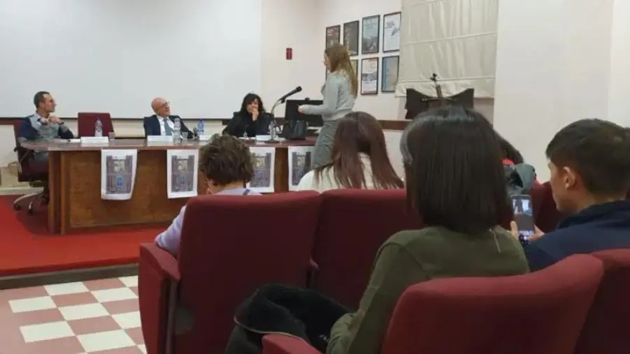 Catanzaro, l'istituto “Siciliani-De Nobili" chiude la rassegna Agorà  images Catanzaro, l'istituto “Siciliani-De Nobili" chiude la rassegna Agorà