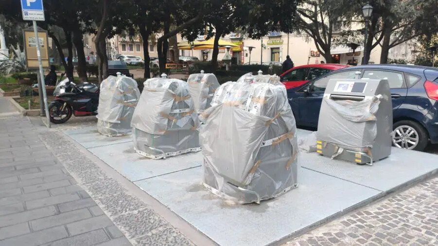 images Rifiuti Catanzaro, 'ritoccato' il calendario dei conferimenti delle utenze non domestiche e lotta ai sacchi neri