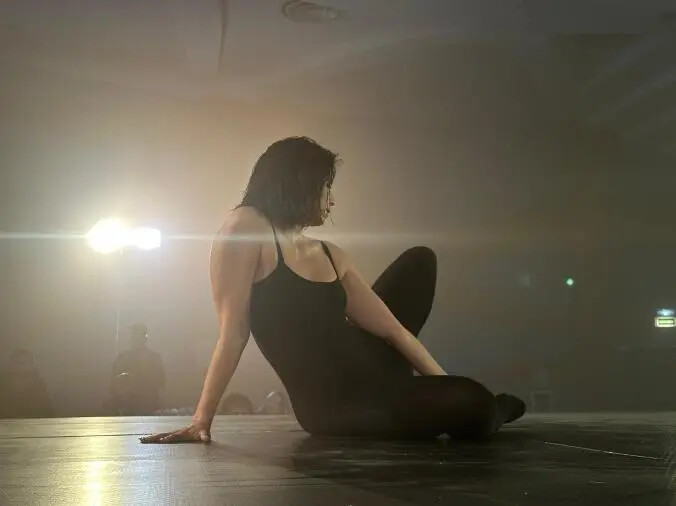 images “Landscape” di Elena Antoniou: un viaggio poetico nel corpo-paesaggio