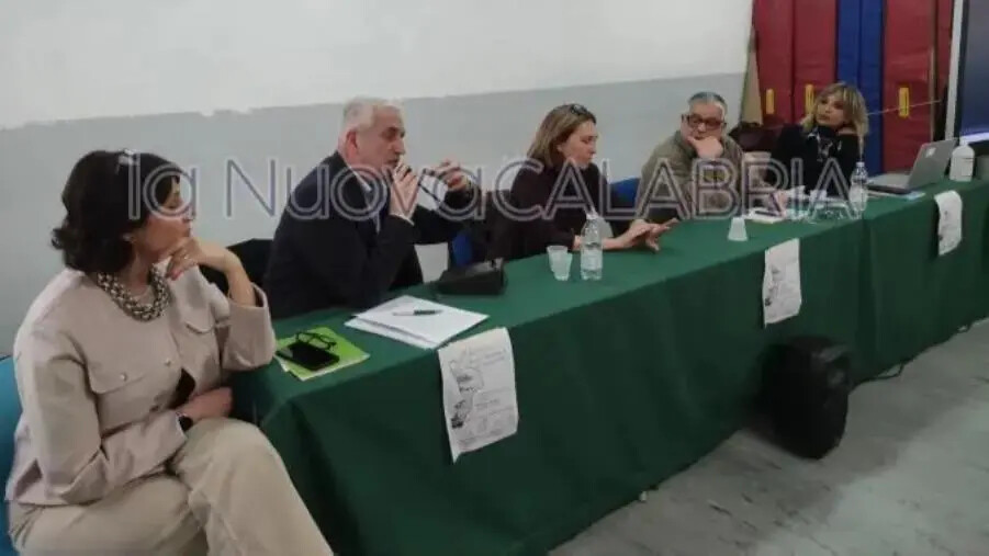 images "Della Calabria e dei pregiudizi": a Catanzaro il dibattito con Filippo Veltri