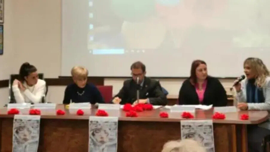 images Violenza di genere: continua l'impegno del "Siciliani-De Nobili" e de “La voce della legalità" di Catanzaro  