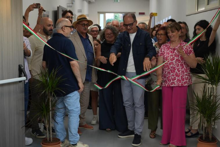 Grande partecipazione alla cerimonia inaugurale di “ChiaravalleArte 2025”
images Grande partecipazione alla cerimonia inaugurale di “ChiaravalleArte 2025”