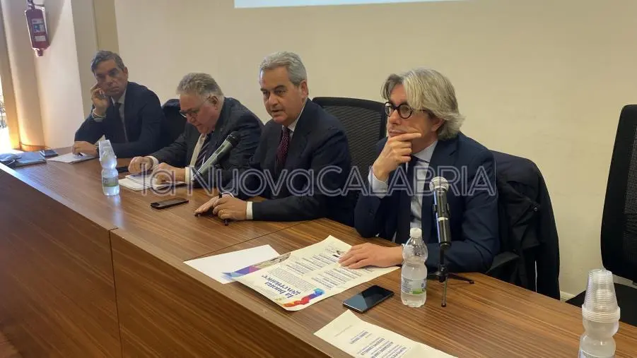 Dalla Regione “La buona governance” per andare in aiuto dei Comuni in difficoltà finanziaria  images Dalla Regione “La buona governance” per andare in aiuto dei Comuni in difficoltà finanziaria