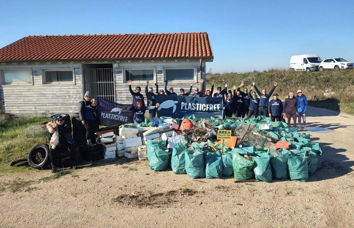 Calabria, nel 2025, oltre 31 tonnellate di plastica e rifiuti rimossi e 7 Comuni Plastic Free images Calabria, nel 2025, oltre 31 tonnellate di plastica e rifiuti rimossi e 7 Comuni Plastic Free