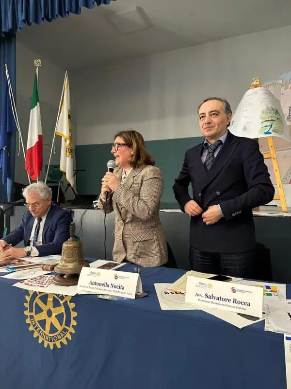 images Movimento Forense Crotone e Rotary Santa Severina contro il Cyberbullismo