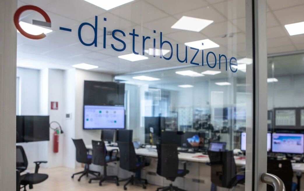 Blackout a Catanzaro, E-Distribuzione respinge le critiche: “Gestite tutte le segnalazioni” images Blackout a Catanzaro, E-Distribuzione respinge le critiche: “Gestite tutte le segnalazioni”