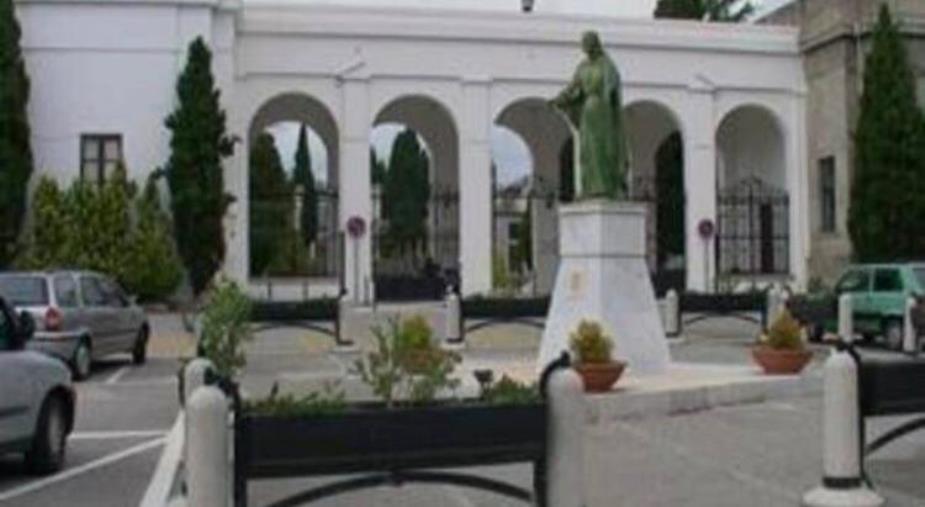 images Sergio Costanzo denuncia: "Furti all'interno e all'esterno dei cimiteri di Catanzaro. Siano installate le telecamere" 