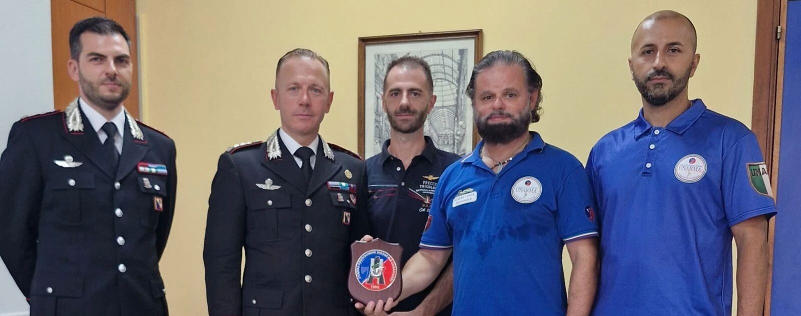 images Unarma saluta Gianluca Zara, comandante del Gruppo Carabinieri di Lamezia 